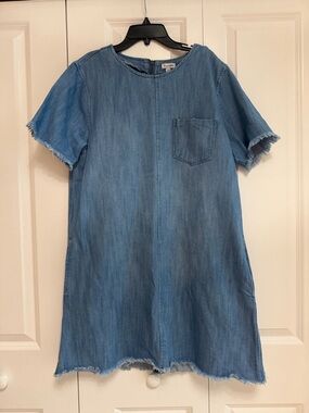 Love Fire Denim Shift Dress Frayed Hem Short Sleeve Pockets Size Large